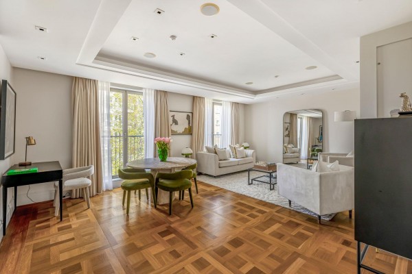 London Apartment